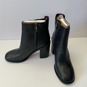 Franco Sarto Womens Rivet Black Leather Block Heel Ankle Booties Shoes NWOB 8.5